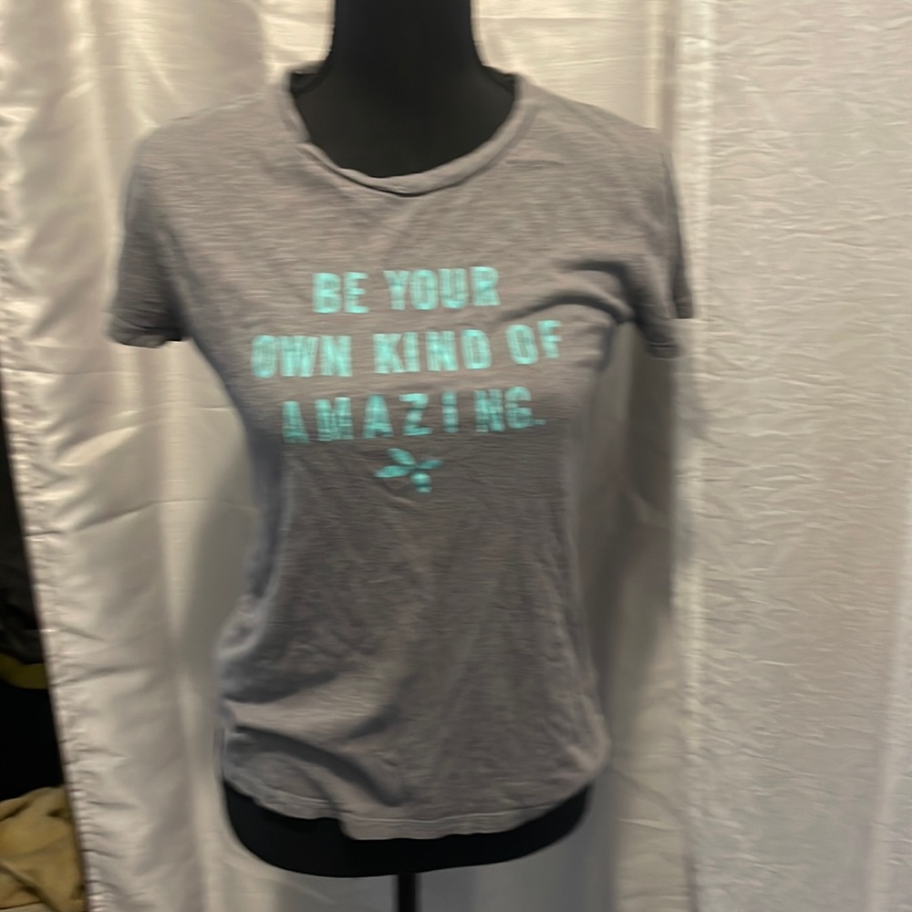 Grey old navy tee “be your own kind of amazing” size s